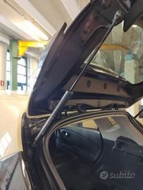 Pistone sx portellone RENAULT CAPTUR del 2017