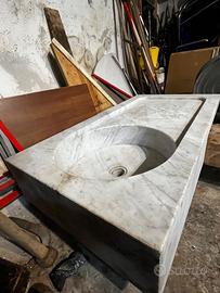 Lavandino in Marmo di Carrara