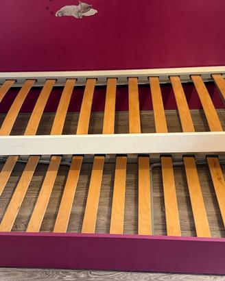 Letto doppio con comodino