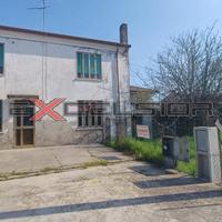 PORTO VIRO: Casa accostata da ristrutturare