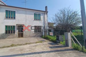 PORTO VIRO: Casa accostata da ristrutturare