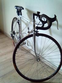 Bici da corsa , per competizioni in acciaio legger