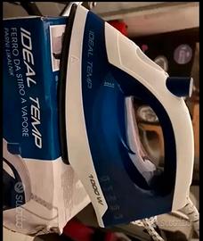 Ferro stiro a vapore