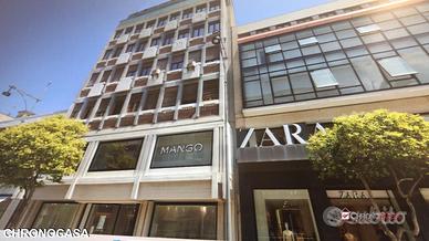 Ampia metratura sul V.le S.Martino