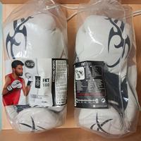 Sacco da boxe da appendere più guantoni