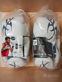 Sacco da boxe da appendere più guantoni