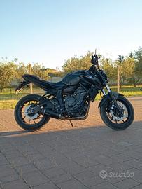 Moto Yamaha MT 07 35 kW 2022