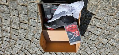 Scarpe moto Alpinestar