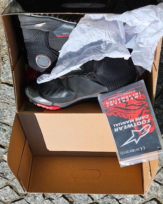 Scarpe moto Alpinestar