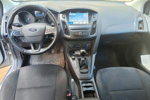 Ford Focus berlina 