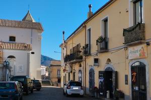 Pellezzano Centro - Semi-Indip. 2 livelli con box