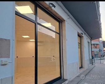 Negozio mq.80 due vetrine fronte strada