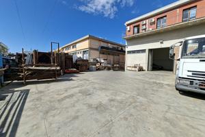 Rif.ZI200PT| capannone follonica