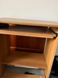 Scrivania porta computer in legno