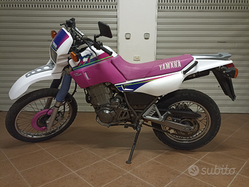 XT 600 E iscritto A.S.I. × gli amanti dell'enduro