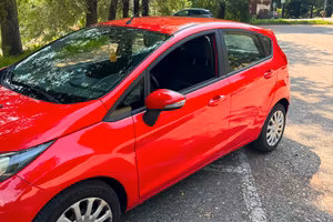 Automobile Ford Fiesta GPL e Benzina 1400 Cav 97