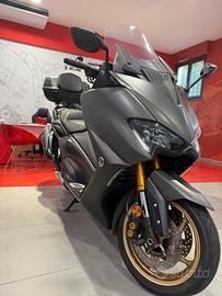 YAMAHA T-MAX 560 TECH MAX DEL 08/2020 CON KM 35.00