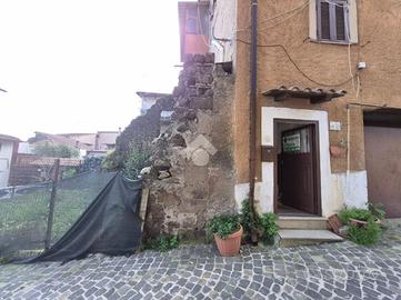 2 LOCALI A VALMONTONE