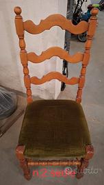 2 SEDIE VINTAGE IN LEGNO E SEDUTA IN VELLUTO 