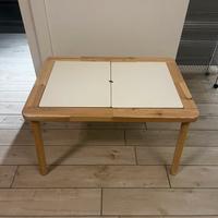 Tavolo per bambini Flisat ikea compresi due cesti
