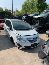 Ricambi Opel Meriva 2011 vari modelli e colori