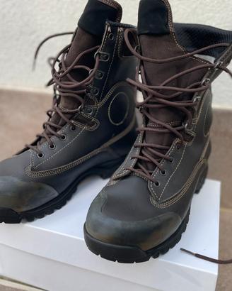 Anfibi stivali vibram montagna soft air