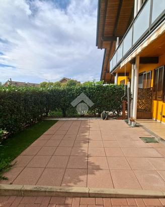 VILLA A SCHIERA CENTRALE A SAN MAURIZIO CANAVESE