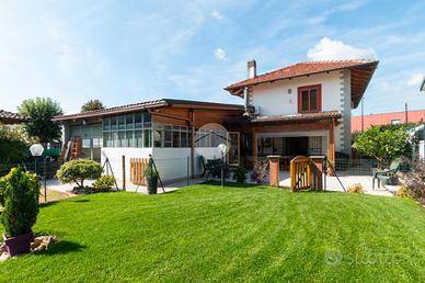 VILLA SINGOLA A BEINASCO