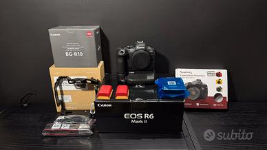 Canon EOS R6 Mark II + Canon BGR10 + SmallRig Cage