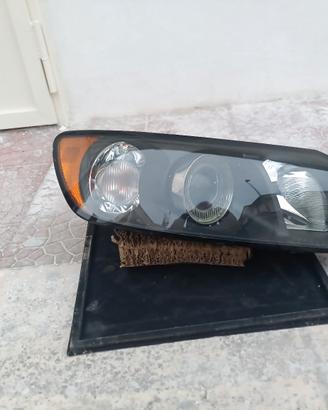 farò anteriore volvo S40 del 2005