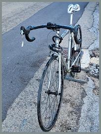 Bici da strada con marchio Rossignoli