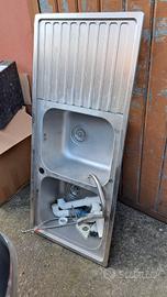 lavabo con miscelatore