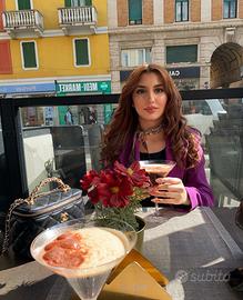Segretaria barista receptionist cameriera