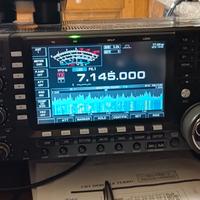 trasmettitore icom IC 7700
