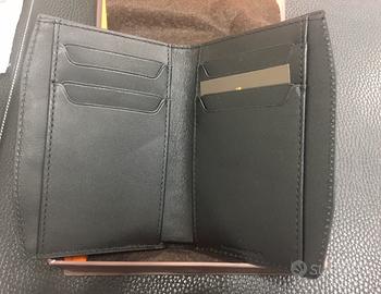 Portafogli nuovo in pelle