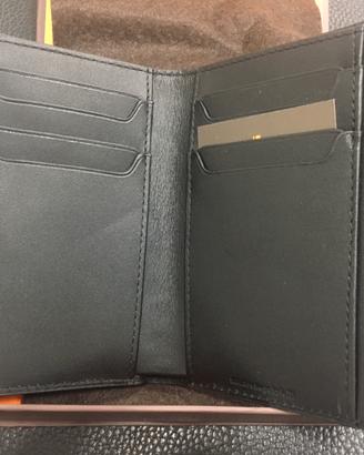 Portafogli nuovo in pelle