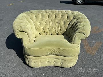 Grande Poltrono Stile Chesterfield