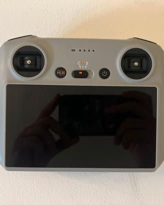Telecomando DJI RC con schermo integrato