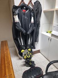 tuta  in pelle moto / Stivali n.45/guanti xl 