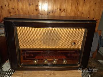 radio a valvole con fm (revisionata-funzionante)