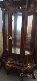 vetrina in legno