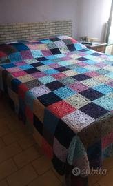 Coperta matrimon stile granny fatta all'uncinetto 