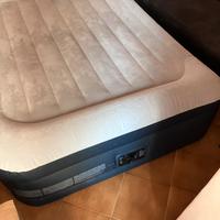 Materasso matrimoniale gonfiabile con pompa