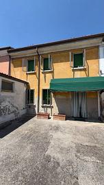 Villetta a schiera di 180 m² con più di 5 locali e