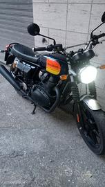 Royal Enfield Interceptor - 2023