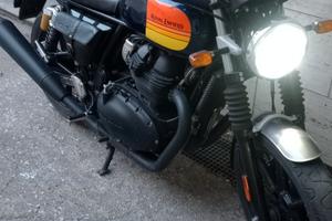 Royal Enfield Interceptor - 2023