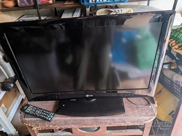 2 TV LG non smart + 1 Samsung non smart