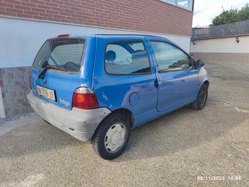 auto twingo 1s