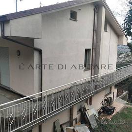 Casa indipendente di 115 m² con 5 locali a Montefi