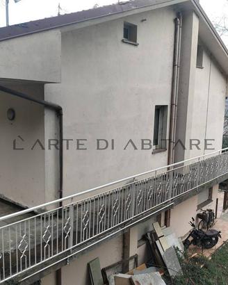 Casa indipendente di 115 m² con 5 locali a Montefi